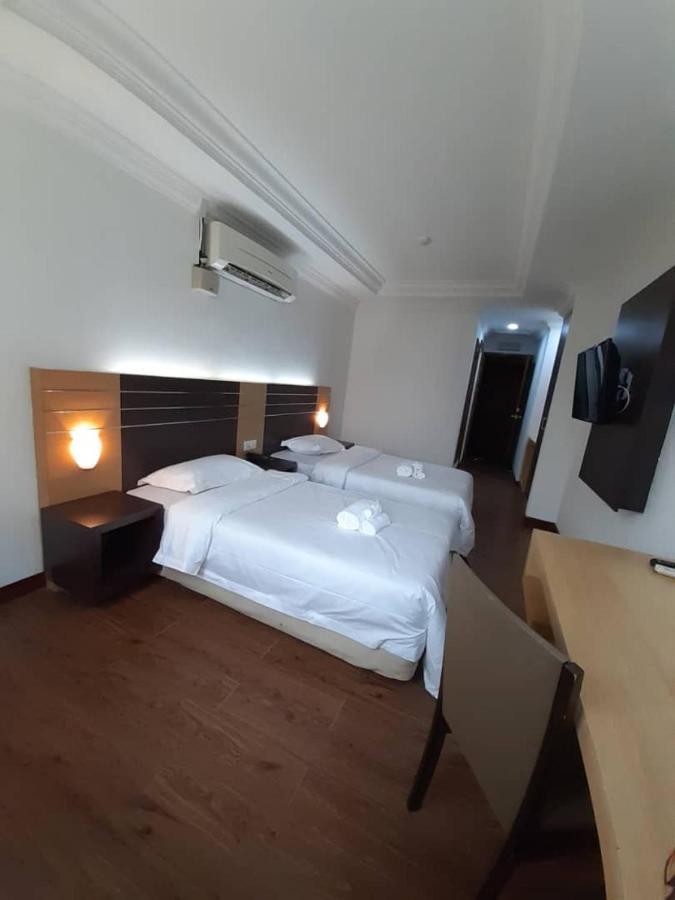 Sara Hotel Лабуан Екстер'єр фото