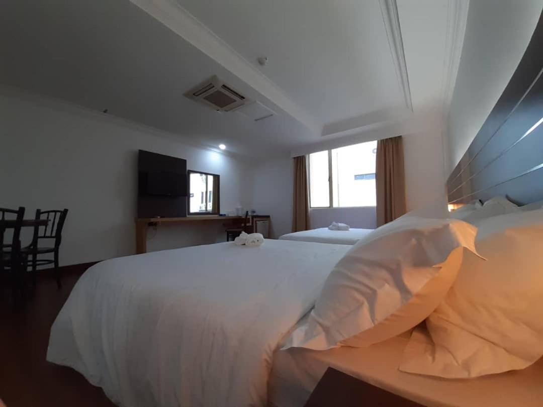 Sara Hotel Лабуан Екстер'єр фото