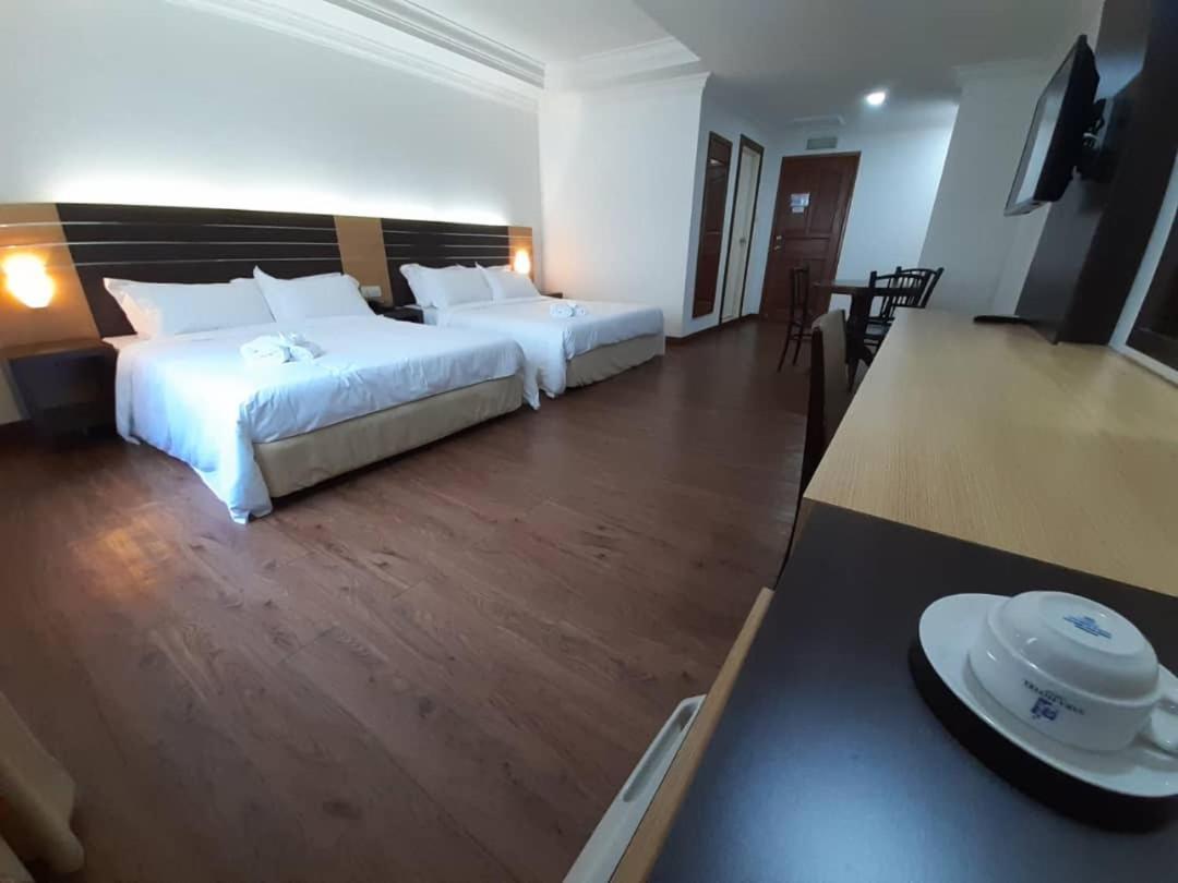 Sara Hotel Лабуан Екстер'єр фото