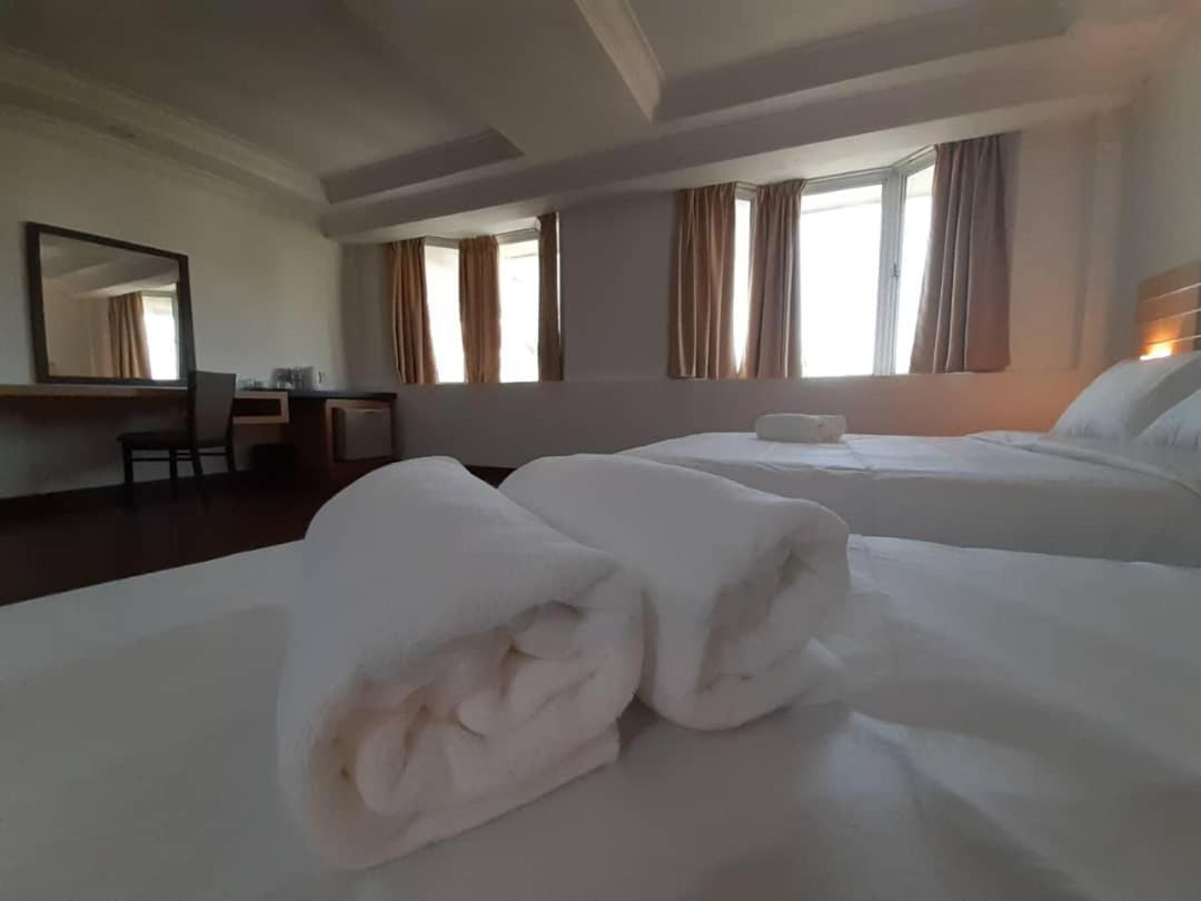Sara Hotel Лабуан Екстер'єр фото