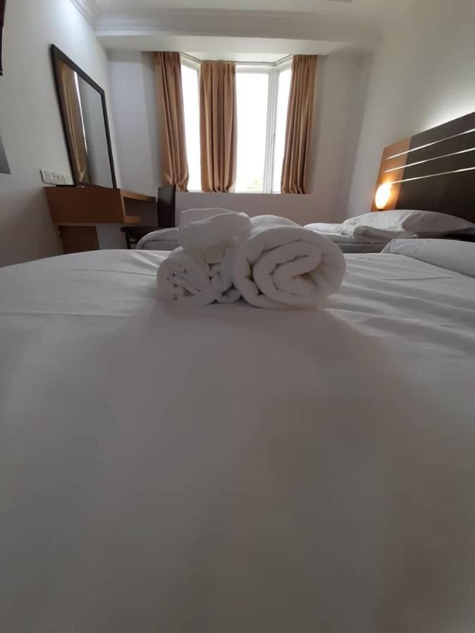 Sara Hotel Лабуан Екстер'єр фото